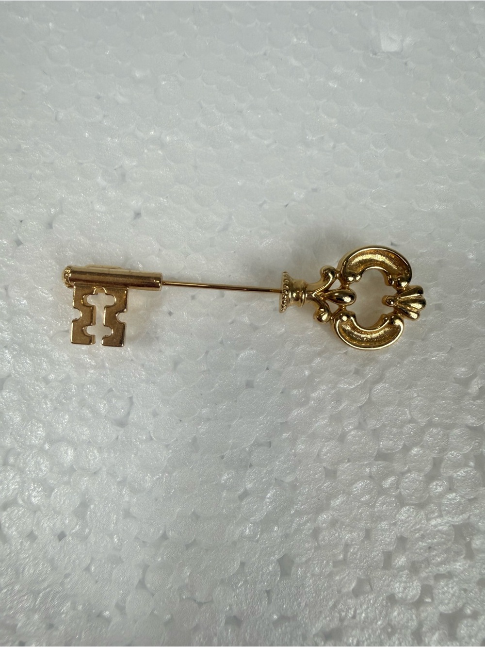 Vintage Skeleton Key Brooch Pin Gold Tone Stickpin 1978 Avon